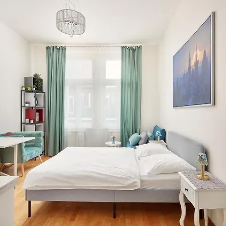 Days - Homey - New Town Apartment Prag